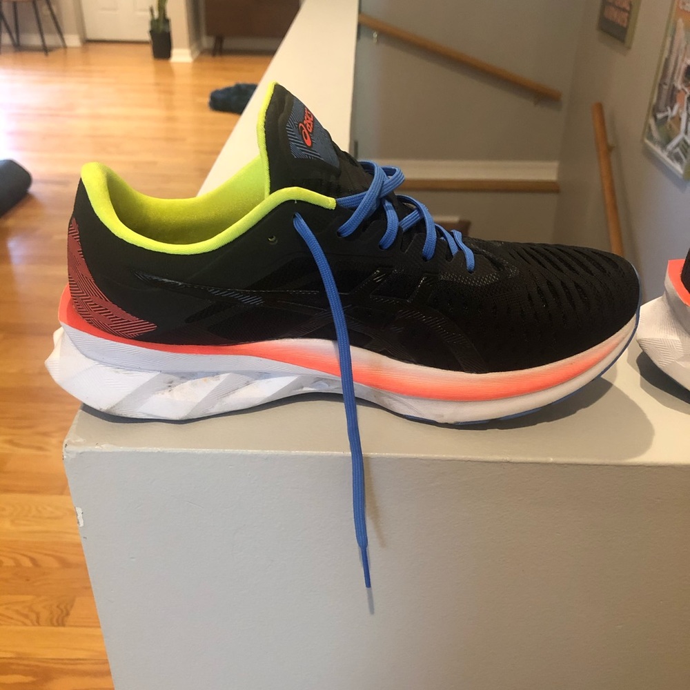 ASICS Novablast